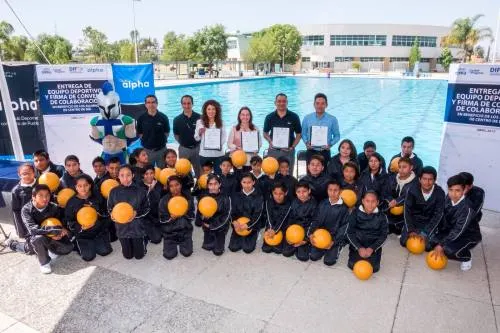 Convenio con Club Alpha fomentará deporte en alumnos del Centro de Día: Banck