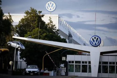 VW sube oferta a 3 por ciento y SITIAVW baja pretensión a 9.5 por ciento