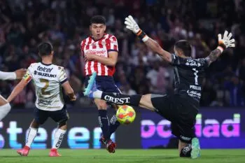 Pumas y Chivas se juegan el último pase al Play-In del Clausura 2025