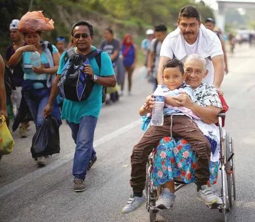 Centroamericanos reinician caravana en Chiapas
