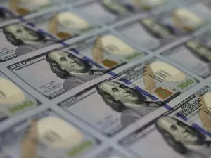 Dólar amanece en nuevo máximo histórico y se vende hasta en 20.70