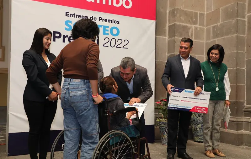 entrega-de-premios-sorteo-predia