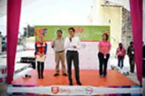 Entrega presidente de San Pedro apoyos en Tepontla