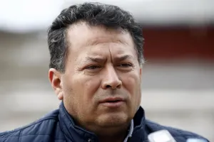 Hasta el momento candidatos a la mini no se han acercado al SNTE