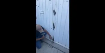 VIDEO: Padres de familia soldan las puertas de escuela en San Ramón como protesta