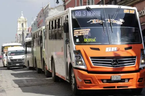 Ayuntamiento promete a Consejo de Comerciantes retorno del transporte público a calles del CH