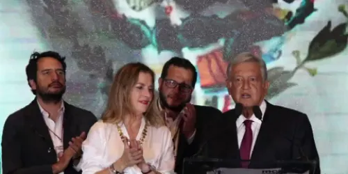 Tras resultados de elección, AMLO llama a la reconciliación