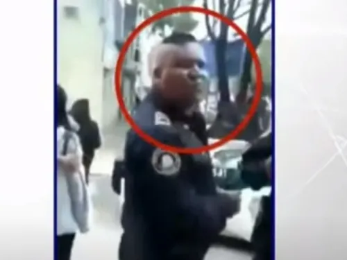 Policía escupe en la cara a una mujer, ocurrió en la Narvarte