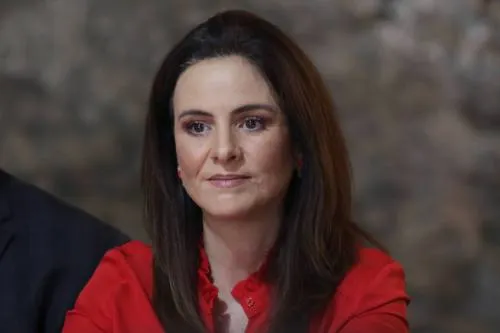 Nancy de la Sierra se descarta para la gubernatura interina, pero no para la grande
