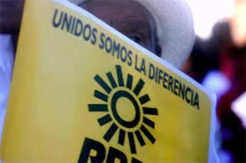 Acusan a Roxana Luna de usurpar funciones para promover eventos a nombre del PRD