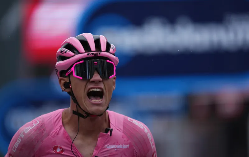 Isaac del Toro gana la etapa 17 del Giro y consolida la maglia rosa