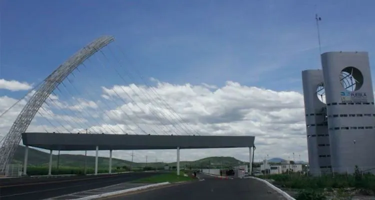 Gobierno de Puebla invertirá 14.5 mdp en arcos de seguridad y prepara modernización del C5