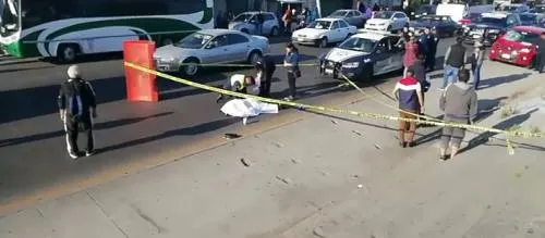 Fallace mujer tras ser embestida por automóvil en Entronque de Amalucan