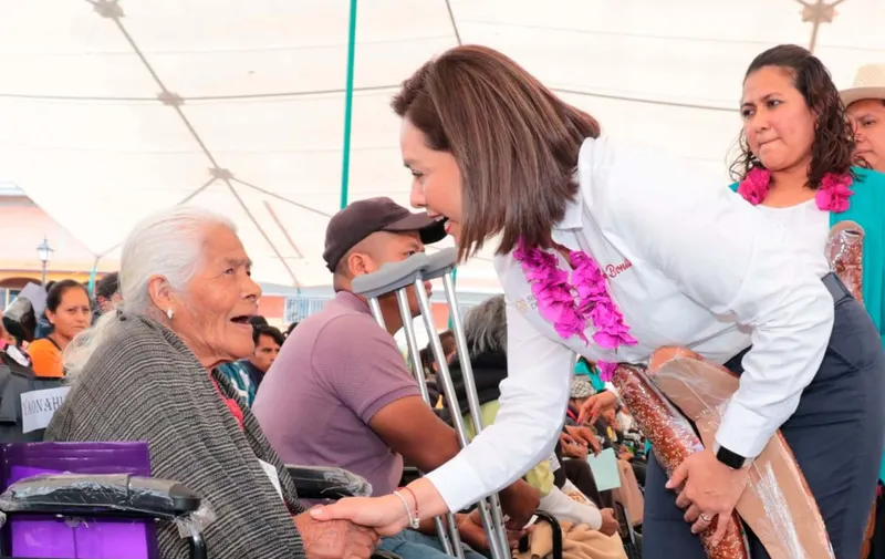 sedif-puebla-yaonahuac-entrega-aparatos-rehabilitatorios