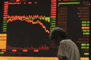 Se desploman bolsas asiáticas; la de Shanghai perdió 8.49%