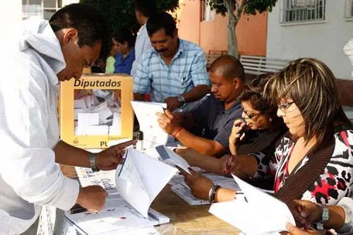 Despiden al director de atención vecinal, Senen Morales