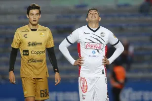 El campeón Dorados le pega a Lobos