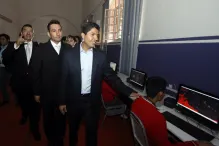 Rivera Pérez entrega aulas de medios a bachilleratos de la capital