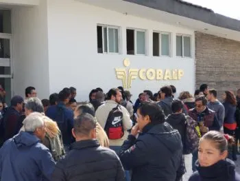 Piden trabajadores del Cobaep nombramiento de director y pagos de fin de año