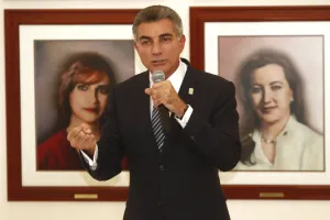 EPN felicita a Tony Gali por toma de protesta