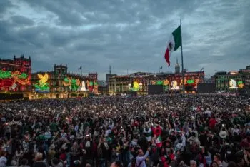 Zócalo o sala: así ha cambiado la forma de celebrar el 15 de septiembre