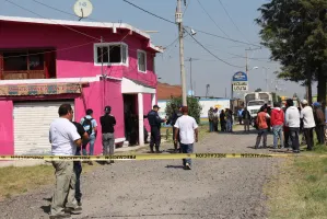 Desconocidos ejecutan a mujer en vivienda de Coronango