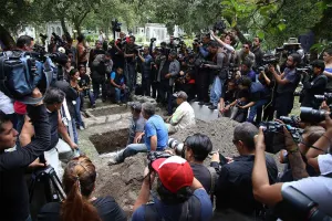 Despiden familiares y colegas a Rubén Espinosa