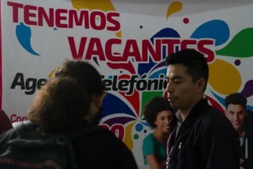 Más del 50 % de jóvenes en México en empleos informales y con bajos salarios: Coneval