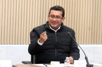 “Ya basta de hacer leyes que no vamos a poder accionar”, advierte Pavel Gaspar sobre iniciativas en el Congreso