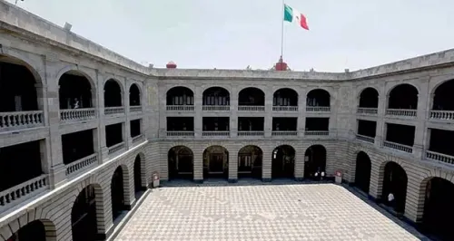 La SEP otorga 77% de sus contratos sin licitar