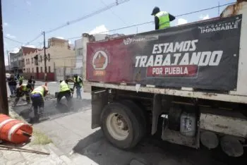 Intensifican bacheo en el barrio El Refugio con la campaña “Bacheando Puebla”