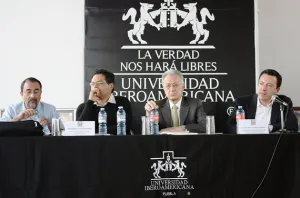Se discuten en Ibero principios constitucionales y económicos de reforma energética