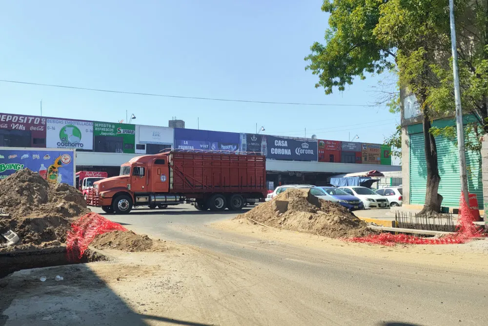 Ayuntamiento de Puebla suspende obra en la Central de Abasto por orden judicial