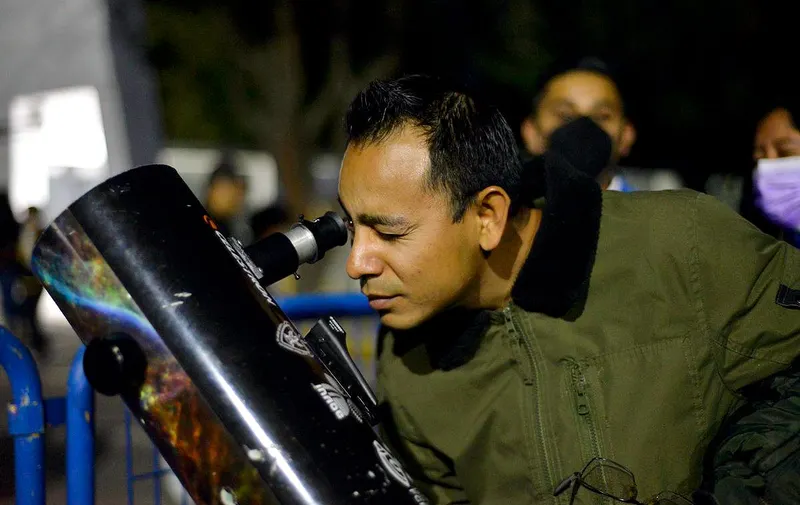 buap-puertas-abiertas-noche-de-las-estrellas