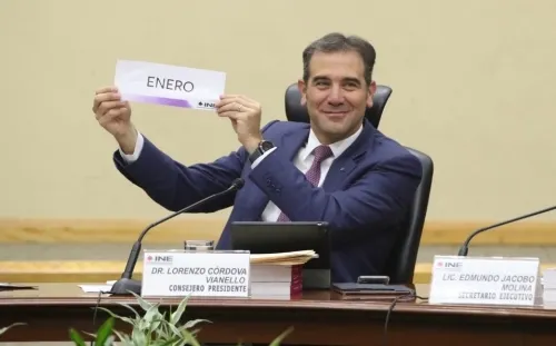 Pese a renunciar al 75% de recursos, INE cobrará multas a Morena