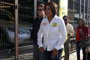 Roxana Luna expone propuestas en Tepeaca