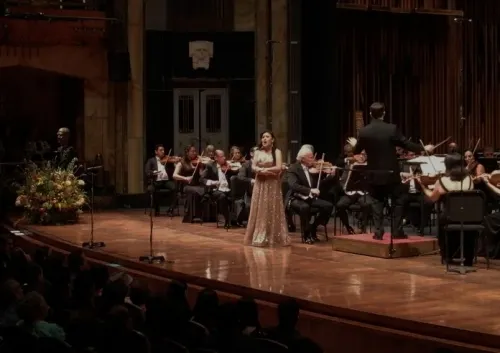 Triunfa en Nueva York la soprano poblana, Denise Vélez