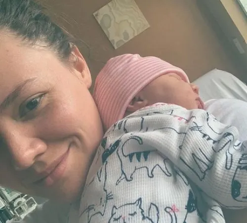 Joy anuncia el nacimiento de su bebé