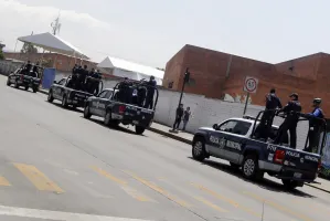 Exigen colonos de la 20 de Noviembre más policías y luminarias
