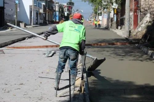 Gobierno de la Ciudad de Puebla rehabilita con concreto hidráulico vialidad en Ignacio Romero Vargas