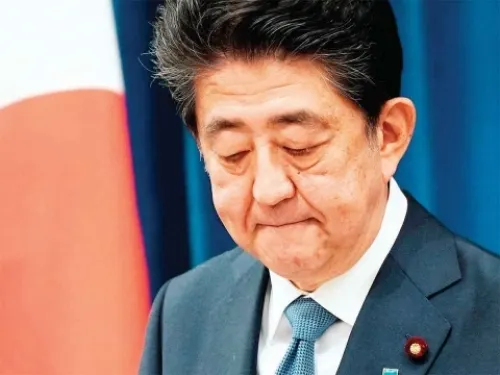 Enfermedad obliga a Shinzo Abe a dimitir