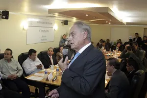 Estado financiero del SOAPAP hace viable pensar en concesión: Urquiza