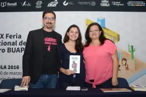 Xilonen Arroyo presenta su libro Campeón Gabacho en Fenali BUAP 2016