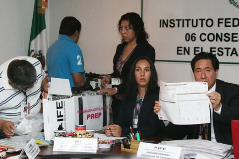 Con resguardo de policías estatales inicia el cómputo distrital