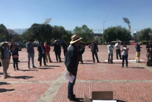 Académicos y administrativos protestan por aumento salarial en Rectoría