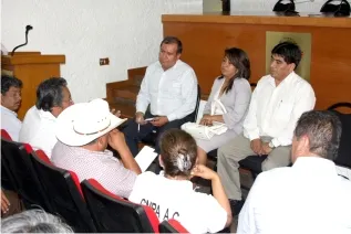 Diputados locales recibieron a campesinos de la mixteca poblana
