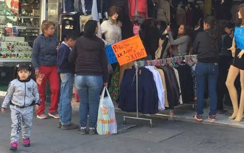 Hasta un 30% se han incrementado las ventas en esta época navideña; ropa y juguetes, lo más comprado