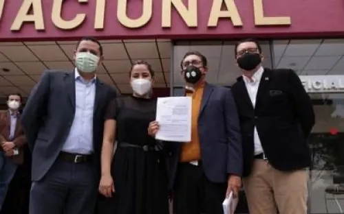PRD denuncia ante el INE a Pío Obrador y David León por actos de corrupción