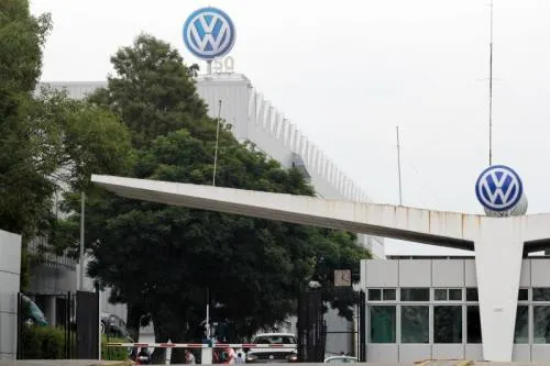 Volkswagen tramita permisos en Cuautlancingo para instalar malla protectora de sus vehículos