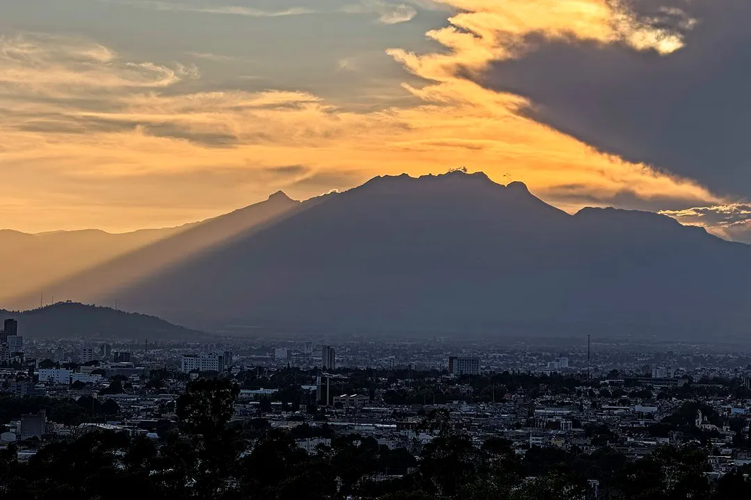 Iztaccihuatl Desde Los Fuertes